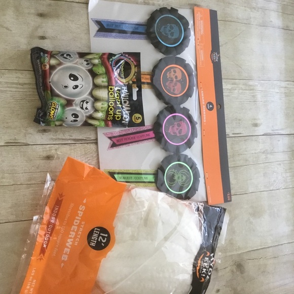 Halloween Party Supplies Bundle 👻 🎃 - Picture 7 of 7